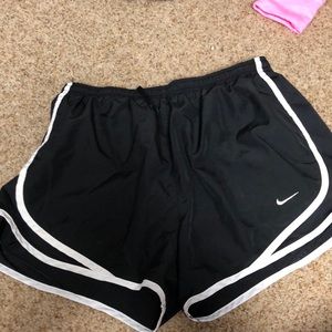 Medium Nike running tempo shorts